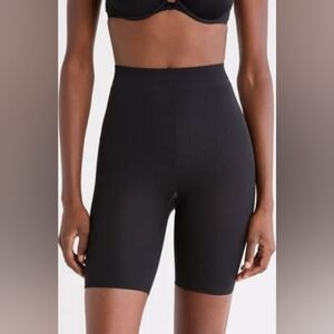 SPANX Assets Shaping Short Black